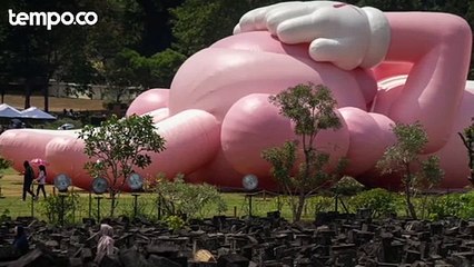 5 Fakta KAWS, Pamerkan Karya Raksasa di Candi Prambanan, Yogyakarta