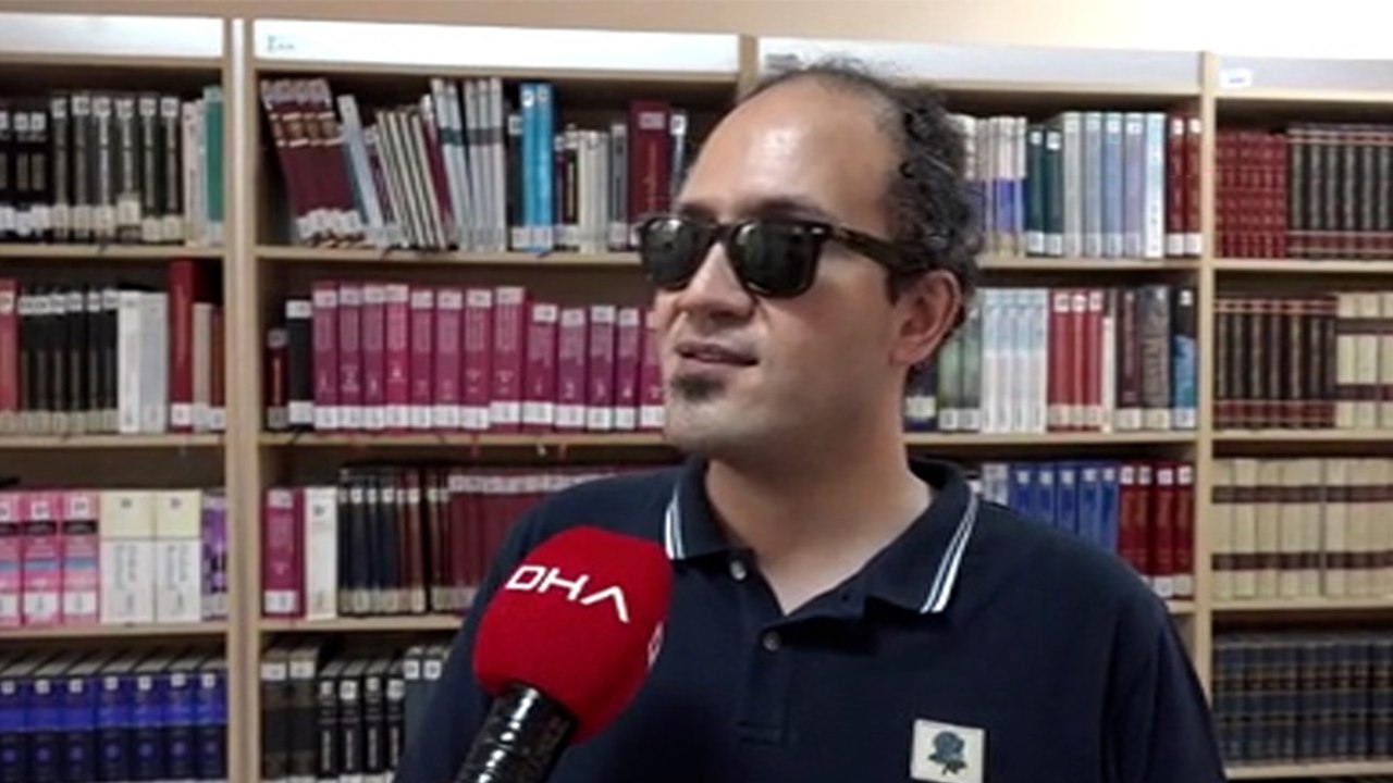 Görme engelli kütüphane sorumlusu, 13 yılda 35 bin kitabı dijitale aktardı