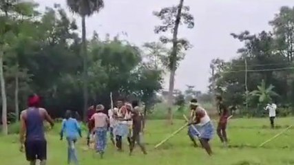 पश्चिम चंपारण: मारपीट का वीडियो सोशल मीडिया पर वायरल, तीन लोग घायल