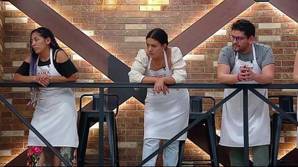 El desafío dulce dejó a Alex fuera de la cocina de MasterChef