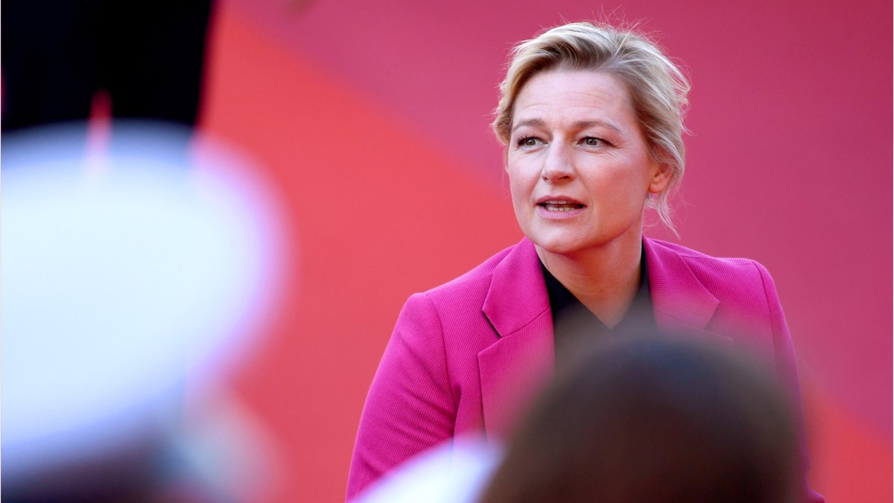 GALA VIDÉO – Anne-Élisabeth Lemoine, travailleuse (trop ?) acharnée ? “Le succès ne l’a pas apaisée”