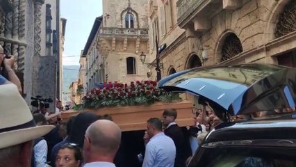 Addio a Carlo Mazzone: L'ultimo saluto di Ascoli Piceno ⚽