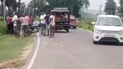 नवादा: मोटरसाइकिल और कार में हुई सीधी टक्कर, फिर हर तरफ मची चीख-पुकार
