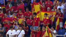 Le spagnole vincono i Mondiali di calcio e... un bacio indesiderato