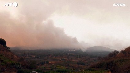 Spagna, incendio Tenerife "ancora fuori controllo"
