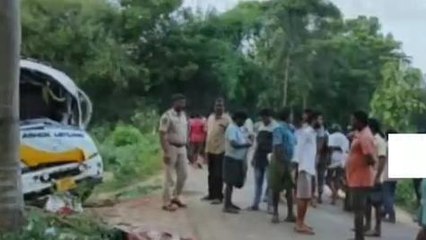 తూర్పు గోదావరి: గోకవరం వద్ద రోడ్డు ప్రమాదం... ఇద్దరు మృతి చెందాడు