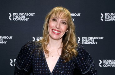 『メディア王～華麗なる一族～』クリスタル・フィン、川でカワウソに襲われる