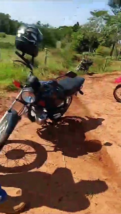 Imagens de câmeras de monitoramento mostram momento de roubo de malote em Pérola (cerco)