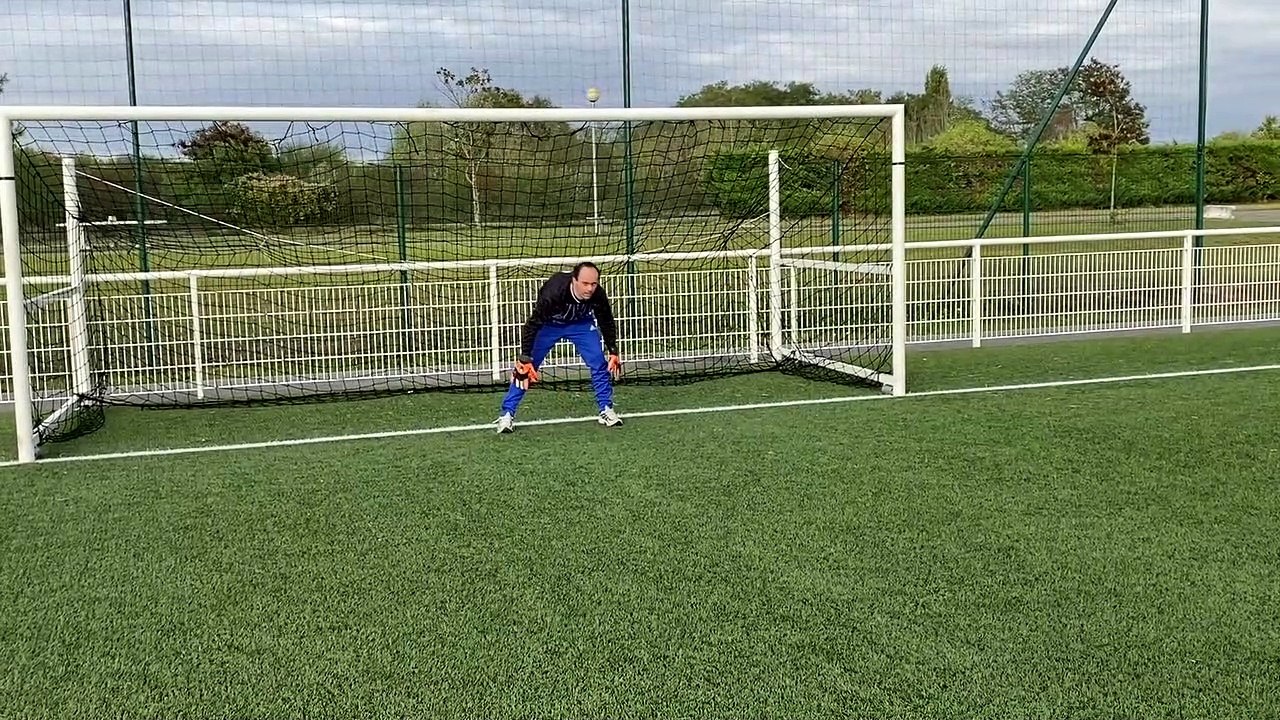 Entrainement du gardien de la section Sport ADAPTE