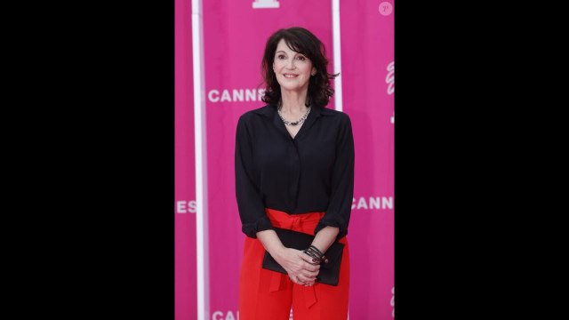 Zabou Breitman bientôt grand-mère : Elle dévoile des photos de sa fille Anna Chalon très enceinte,