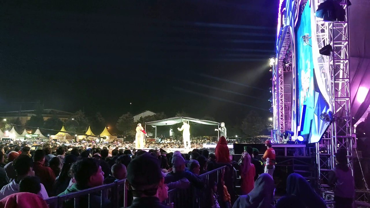 ARMADA BAND TAMPIL DI KEDIRI
