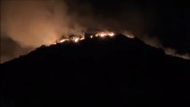 Incendio a Rio, notte di paura all'Isola d'Elba, evacuato campeggio / Video