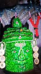 शिव कर रहे नौका विहार,नागराज बचा रहे छत्र बनकर