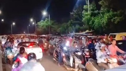 जबलपुर: 2 घंटे से लगा लंबा जाम, लोग हुए परेशान