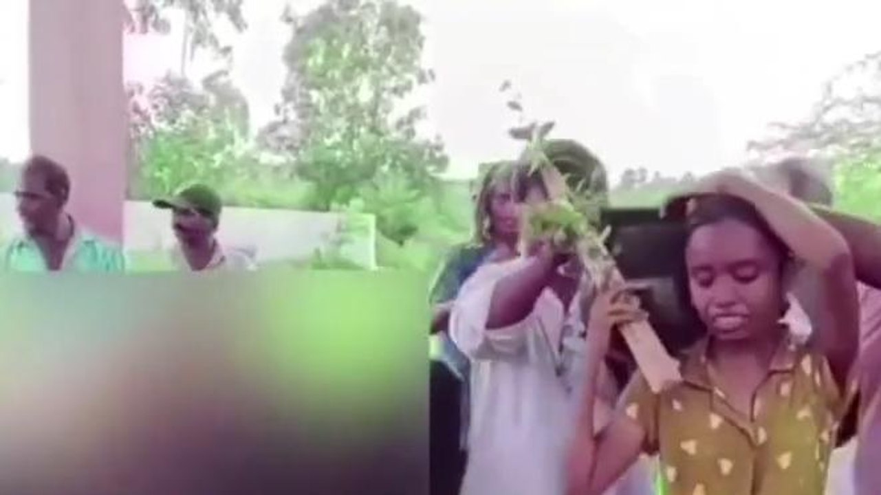 అనకాపల్లి జిల్లా: తండ్రి అనారోగ్యంతో మృతి.. అన్నీ తానైన కుమార్తె..!