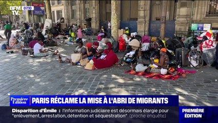 La mairie de Paris réclame une opération de mise à l'abri de familles de migrants installées devant l'hôtel de ville