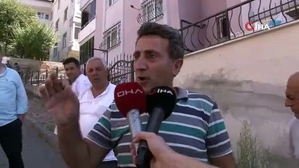 Kartal'da freni boşalan kamyonet yan attı: 2 yaralı