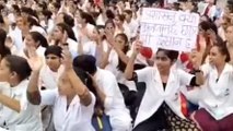 मंदसौर: नर्सिंग छात्रों का धरना प्रदर्शन जारी,प्रशासन पर लगाए गंभीर आरोप