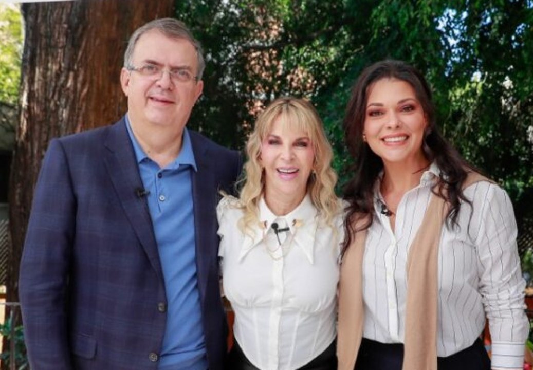 Ebrard se confiesa con Shanik