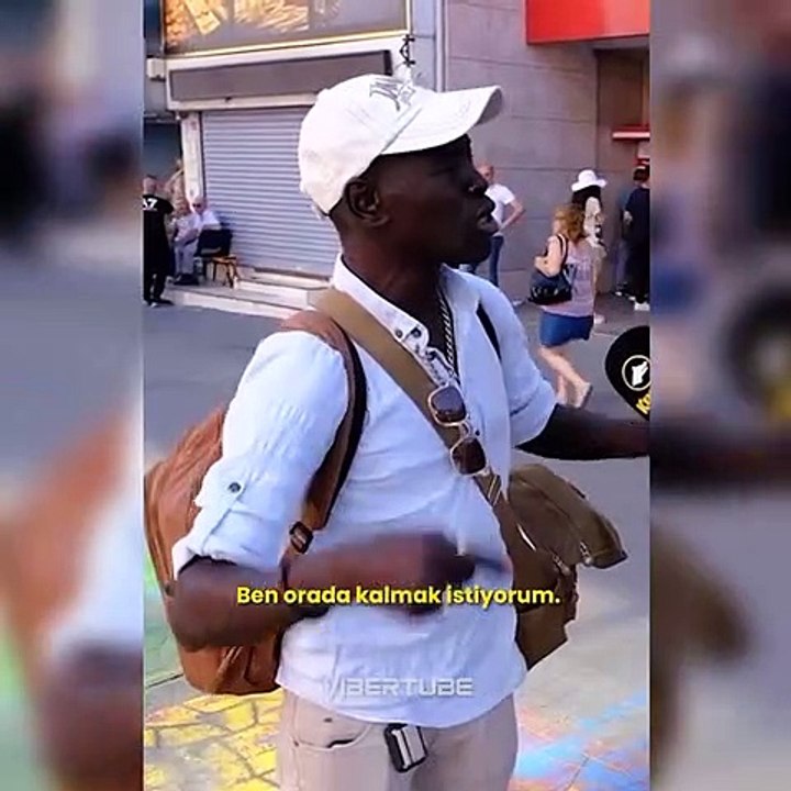 Senegalli göçmenden 'Fransa' isyanı: "Petrol, demir, pırlanta... Ama her şer Fransız sömürgesi"