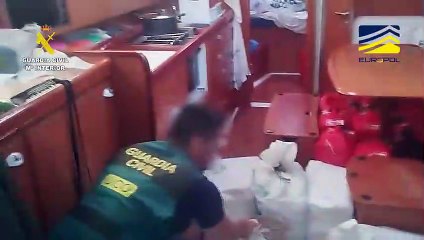 Su una barca a vela trovati 700 chili di cocaina provenienti dal Sudamerica, 4 arresti