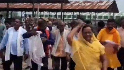 दमोह: बाढ़ प्रभावित किसानों ने सौपा ज्ञापन, मुआवजा दिलाने की मांग