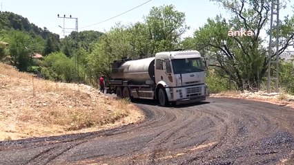 La municipalité métropolitaine d'Antalya travaille sur l'asphalte pour 4 quartiers d'Akseki