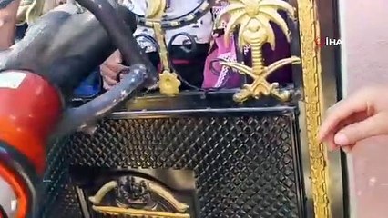 Un enfant dont le doigt était coincé alors qu'il jouait à Şanlıurfa a été secouru par les pompiers