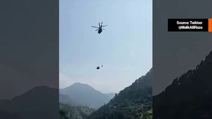 Video: Legerhelikopter in actie om studenten en leraren te redden die vastzitten in kabelbaan