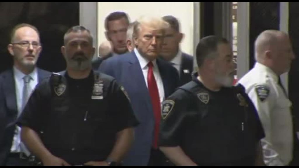 Video Usa, Donald Trump si costituirà giovedì ad Atlanta, in Georgia