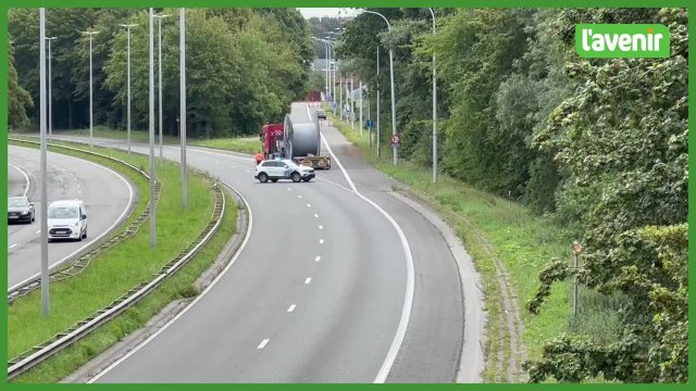 RN58 Mouscron: marche-arrière d'un convoi exceptionnel