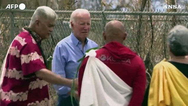 Usa, Biden alle Hawaii devastate dagli incendi: Il Paese e' con voi