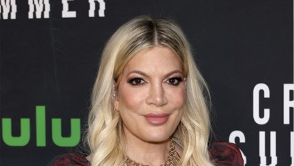 GALA VIDEO - Tori Spelling sortie de l’hôpital : son visage tuméfié relance les inquiétudes