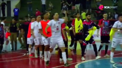 Partida termina com briga generalizada