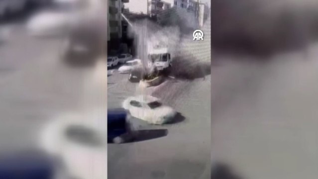 Freni patlayan kamyon 8 araca çarptı, 3 kişi yaralandı