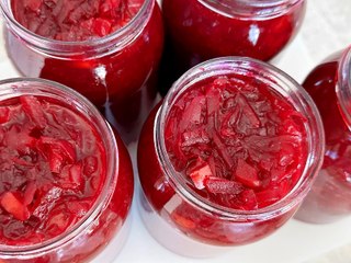 Przepis na Aromatyczną Sałatkę z Buraków i Papryki na Zimę 🥗