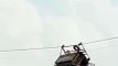 Pakistán: Dramático operativo de rescate a siete chicos atrapados en una aerosilla