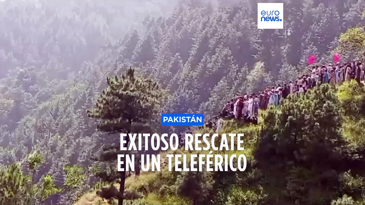 Pakistán | Los equipos de rescate intentan liberar a 6 niños y 2 hombres atrapados en un teleférico