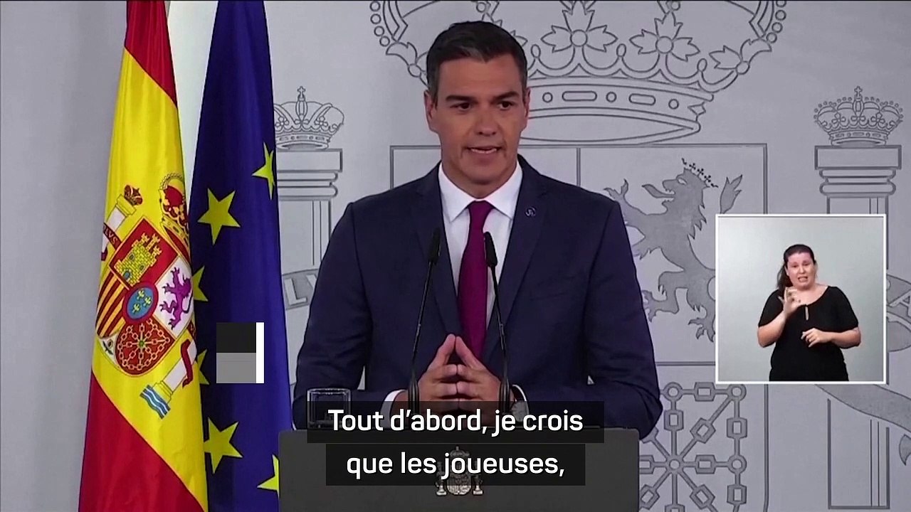 Pedro Sanchez sur la polémique : "Un geste inacceptable et des excuses inappropriées"