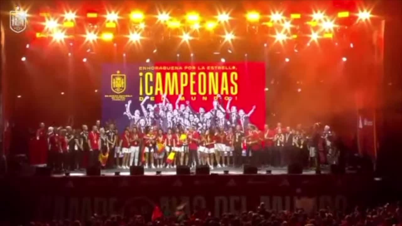 La reacción de Athenea cuando Vilda nombra a Rubiales en su discurso: se ha hecho TT al instante