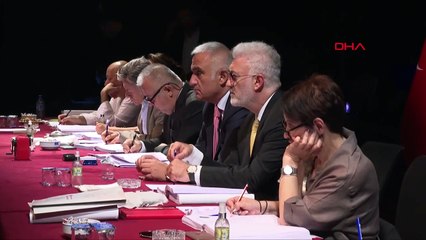 Le ministre de la Culture et du Tourisme, Mehmet Nuri Ersoy, a visité la scène de l'atelier d'Irfan Şahinbaş