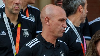 'Apologies aren't enough' - Spain PM and fans condemn Rubiales kiss