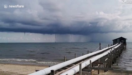 Quadruple trombe marine... Du jamais vu