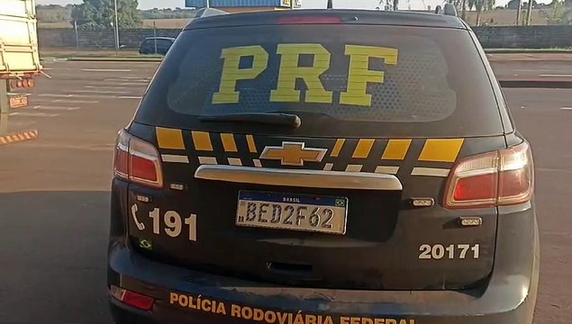 PRF apreende 450 mil maços de cigarros do Paraguai em Francisco Alves