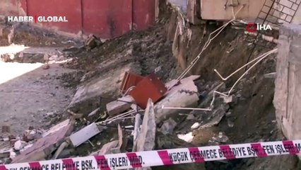 İstanbul Küçükçekmece'de istinat duvarı çöktü: İki bina tahliye edildi