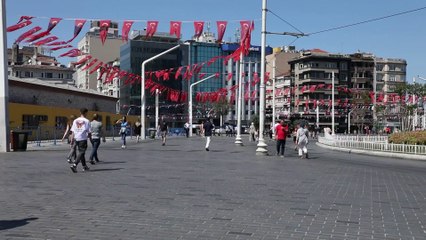 التاسعة هذا المساء | مشاهد توثق عنصرية الأتراك ضد السياح العرب!