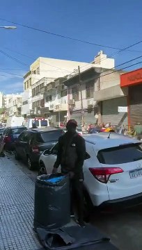 Locales cerrados por miedo en avenida Avellaneda