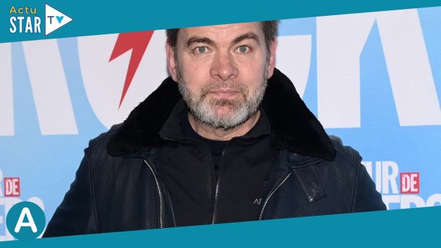 Clovis Cornillac en veste en cuir et survêt Tacchini On savait qu'on allait foutre la mde, bast