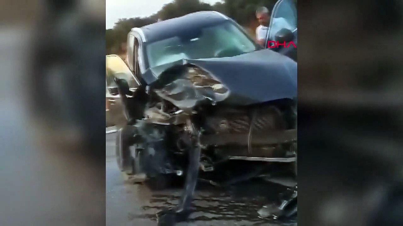 La Jeep Conduite Par L'actrice Olgun Şimşek Allant Dans La Mauvaise Direction à Bodrum A Eu Un Accident