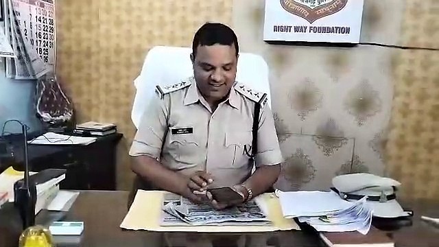 Thieves broke into the liquor shop and took away 3 lakh 60 thousand